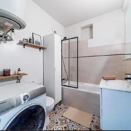 Elegant 2br Metro Close To Paris